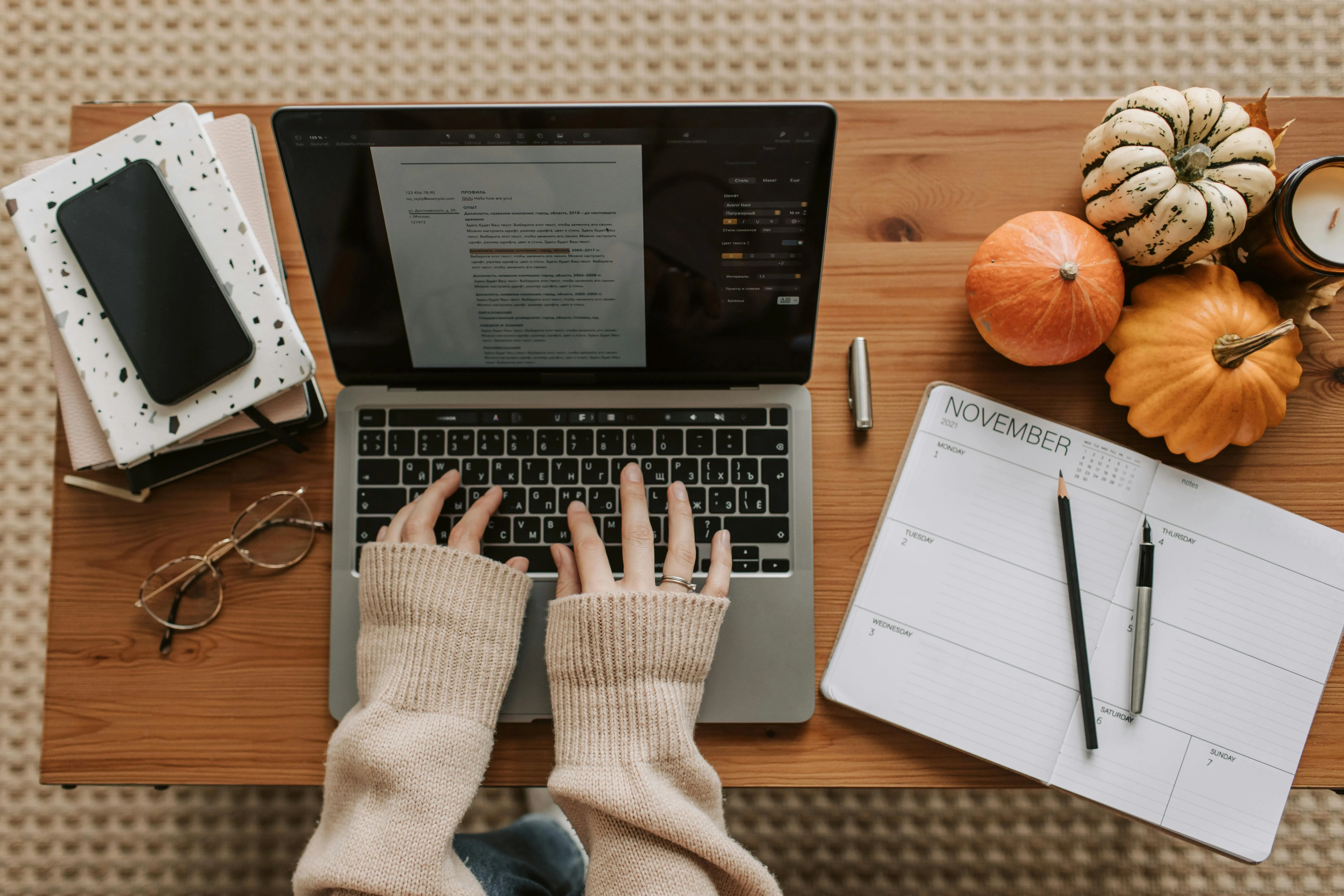How to request availability for an interview (+ email template)