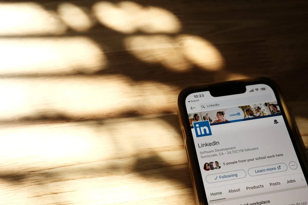 How to recruit on LinkedIn without sending a single InMail
