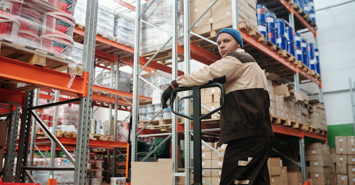 What is a contingent worker? Types, benefits, and how to hire them fast
